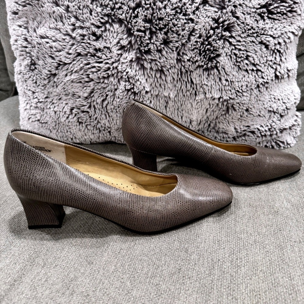 Embossed Leather Pointed Block Heels Shoes Womens 7.5M New Money Business Casual
